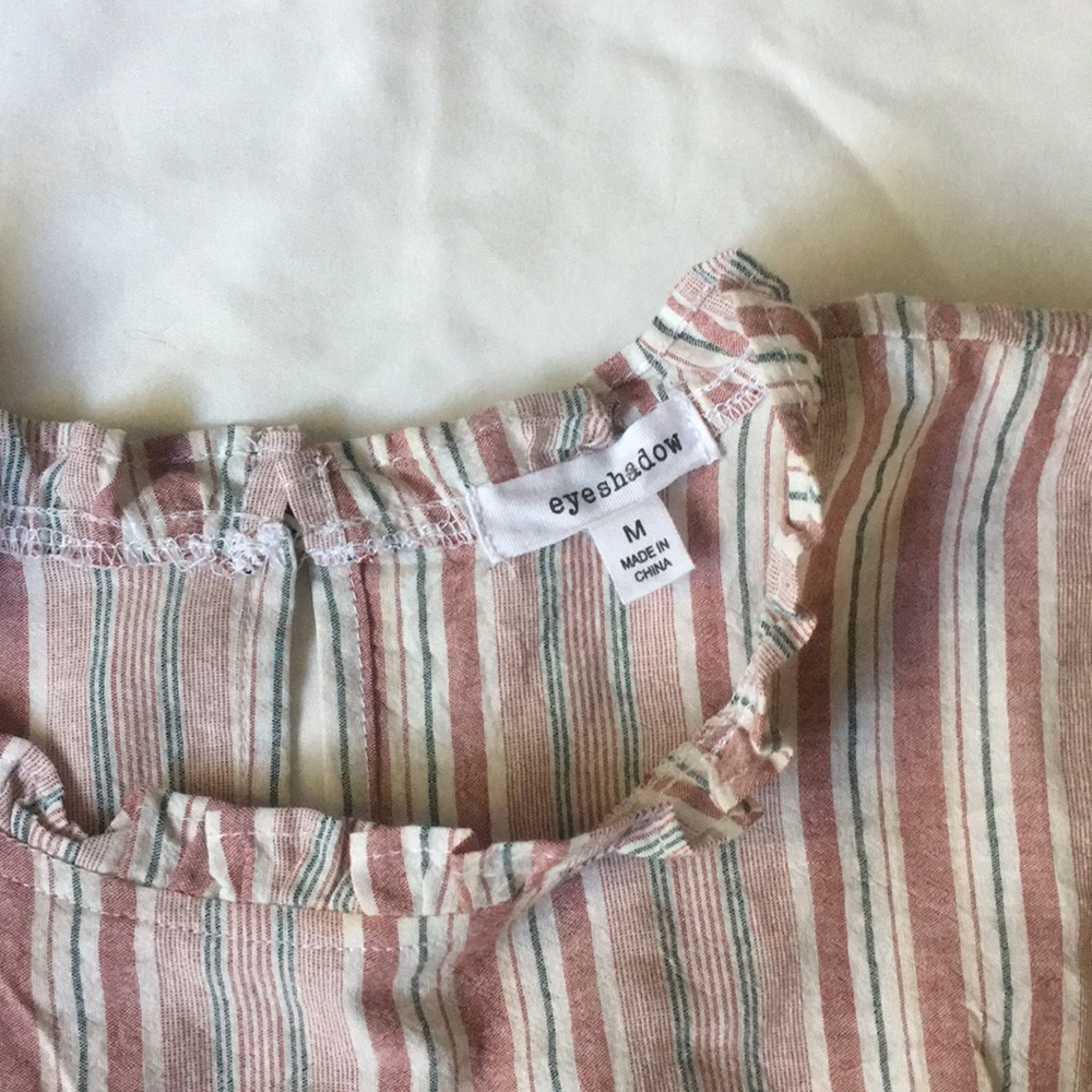 Beachy Ruffle Blouse - Picture 2 of 4